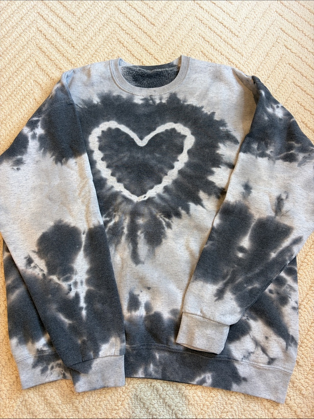 Tie-Dye Heart Crewneck Sweater - Gray and Black